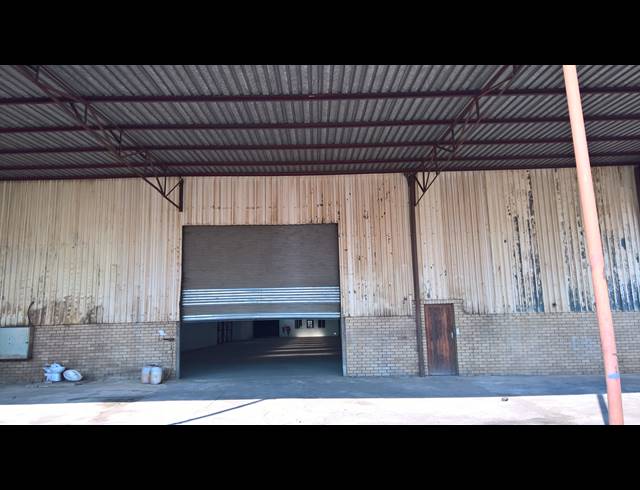 1,300M² WAREHOUSE TO LET IN ISANDO